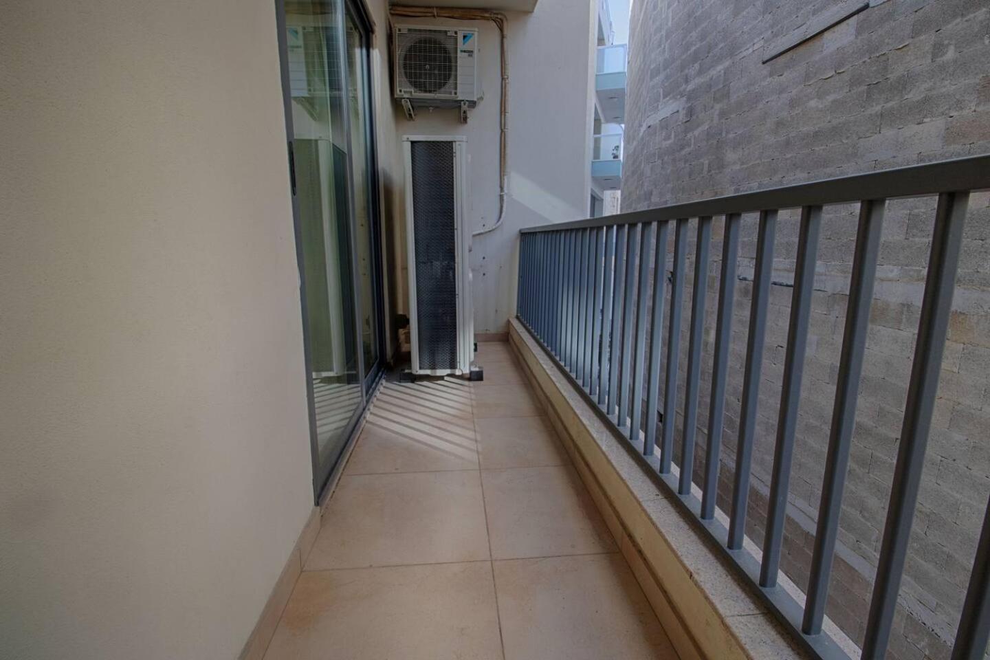 סליאמה The Strand Apartments By Homely מראה חיצוני תמונה