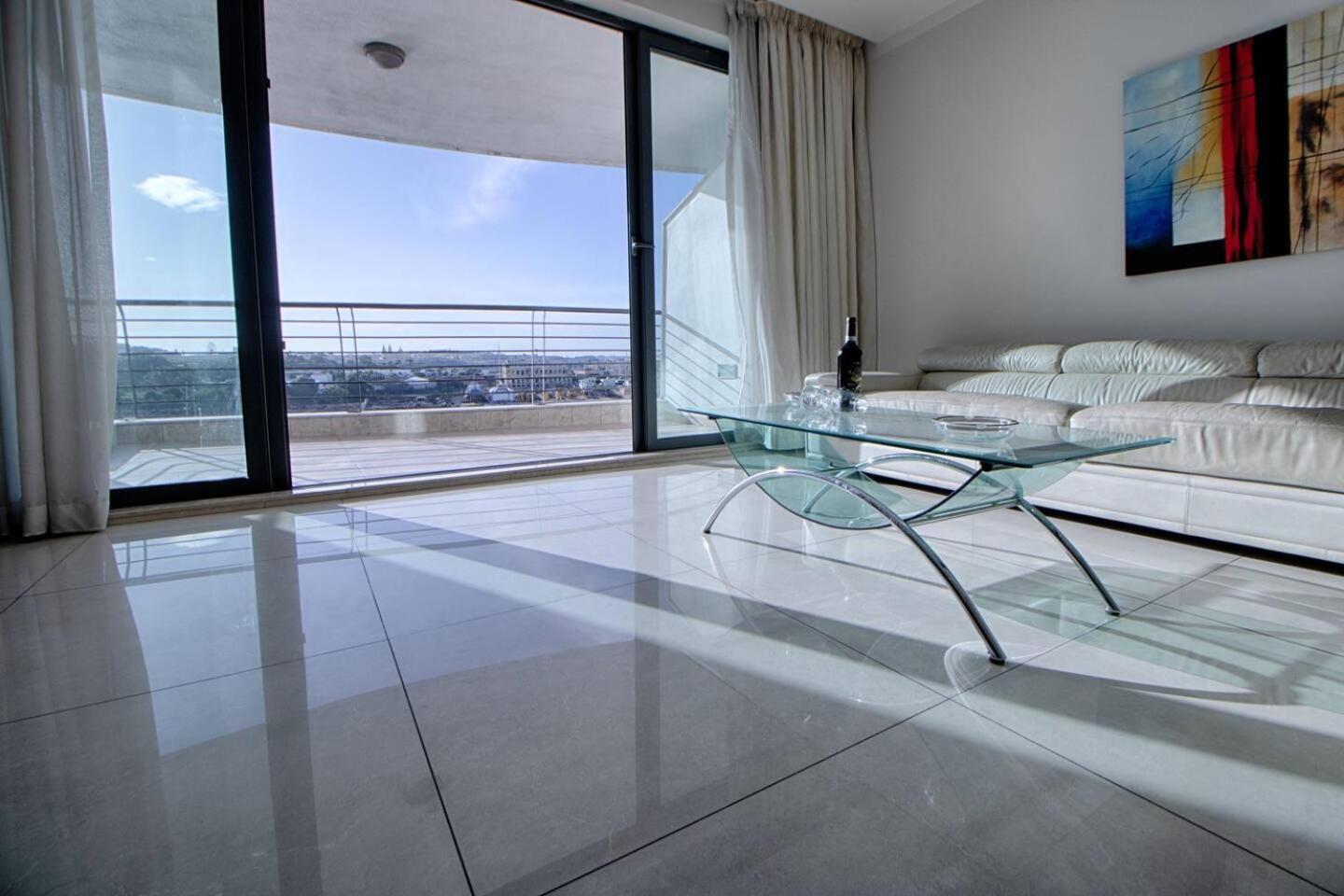 סליאמה The Strand Apartments By Homely מראה חיצוני תמונה